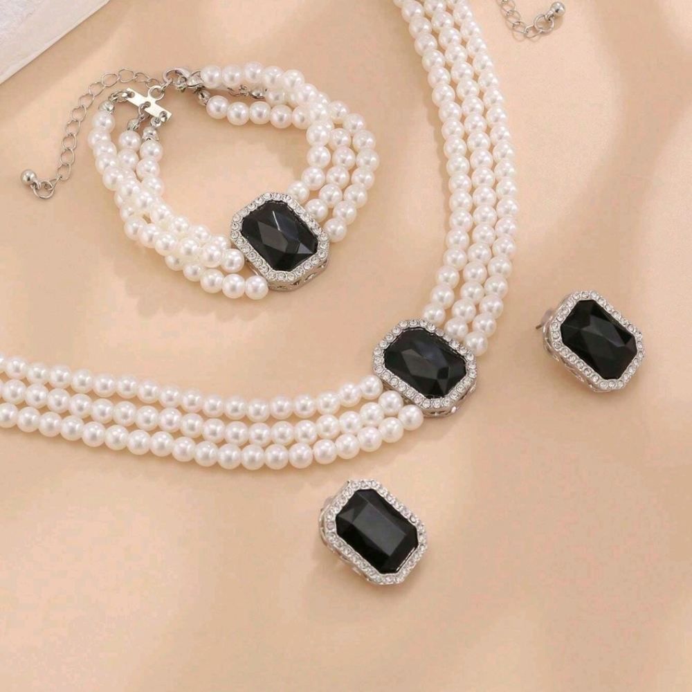 BRAND NEW ** Elegant Pearl and Black Jewelry Set